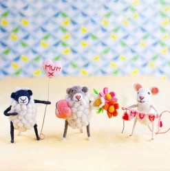 Mouse with Mum Bunting